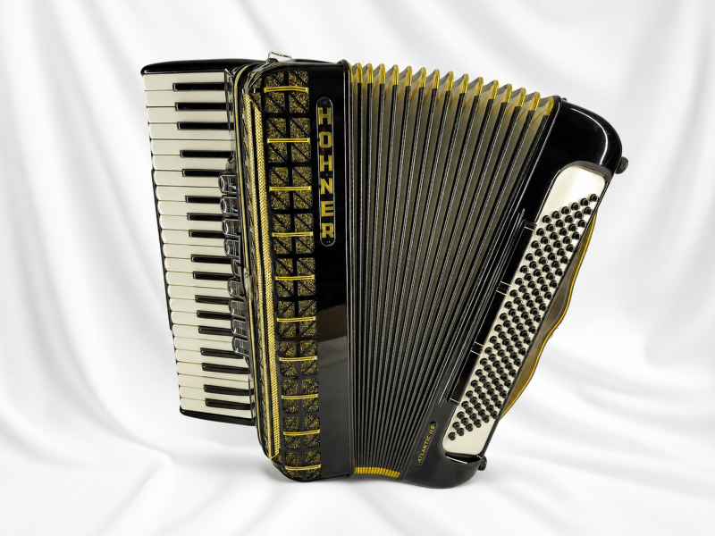 Hohner_AtlanticIII_schwarz_1